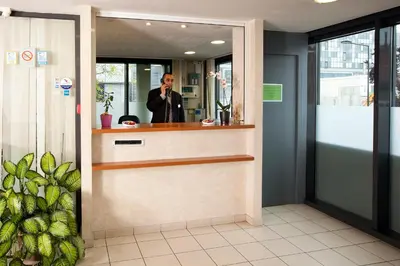 Hall ou réception de l'établissement Séjours & Affaires Paris Ivry