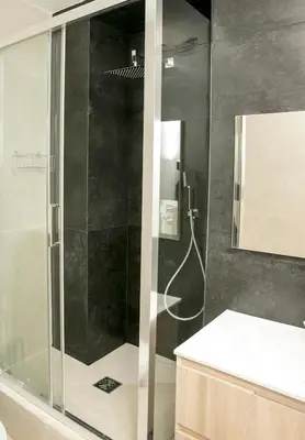 Salle de bains dans l'établissement Apart 2 Opera New 2-3 Rooms for 4 guests