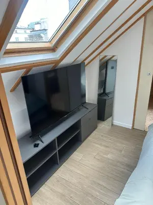 Télévision ou salle de divertissement dans l'établissement Apart 1 opera · Modern studio fully furnished