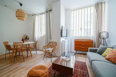 Coin salon dans l'établissement Parisuites Central Canal Saint Martin Design & Luxe & Cosy