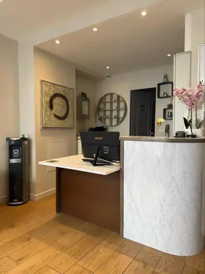Télévision ou salle de divertissement dans l'établissement LAFAYETTE HOTEL