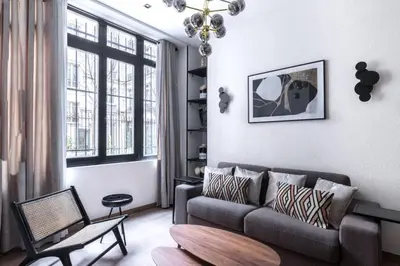 Coin salon dans l'établissement Appartement d'architecte Amsterdam Saint-Lazare