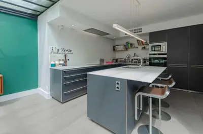 Cuisine ou kitchenette dans l'établissement 502254 - Spacious duplex apartment for 12 people near Les Halles
