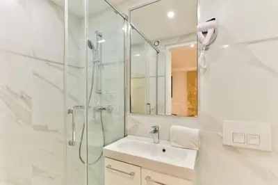 Salle de bains dans l'établissement 113 - Urban Vuitton Lemoine