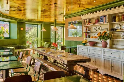 Restaurant ou autre lieu de restauration dans l'établissement Hôtel Les Deux Gares & Spa
