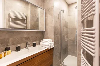 Salle de bains dans l'établissement Veeve - Classical Features in the 9th