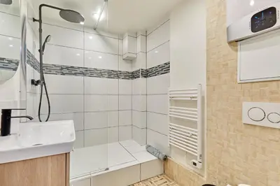 Salle de bains dans l'établissement Rent a Room - Cosy 2BDR
