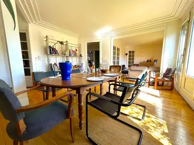 Coin salon dans l'établissement Le Penthouse Guy Moquet