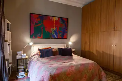 Un ou plusieurs lits dans un hébergement de l'établissement Bright And Luxurious Apt In The Heart Of Paris