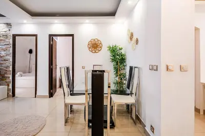 Plan de l'établissement Chic Two Bedroom Apartment steps from Champs Elysees