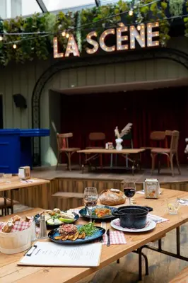 Nourriture dans l'hôtel ou à proximité