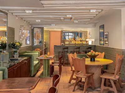Restaurant ou autre lieu de restauration dans l'établissement Hôtel Saint-André des Arts