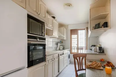 Cuisine ou kitchenette dans l'établissement Beaudelaire Center Residence