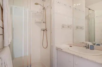 Salle de bains dans l'établissement Beaudelaire Center Residence