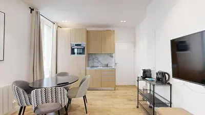 Cuisine ou kitchenette dans l'établissement 152 Suite Sylvie - Superbe Appartement à Paris