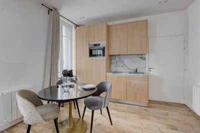 Cuisine ou kitchenette dans l'établissement 152 Suite Sylvie - Superbe Appartement à Paris