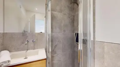 Salle de bains dans l'établissement 162 Suite Benjamin - Superbe Appartement à Paris