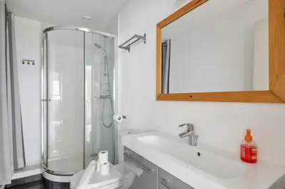 Salle de bains dans l'établissement Appartement de la Motte - Welkeys