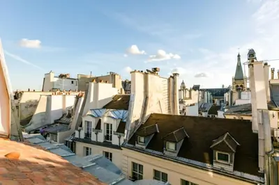 Vue générale sur Paris ou vue de la ville depuis l'appartement