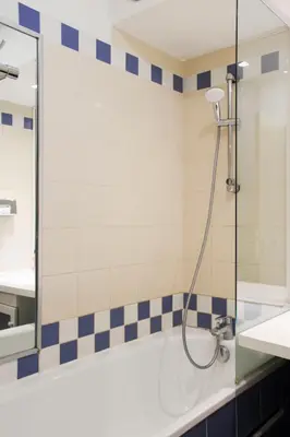 Salle de bains dans l'établissement Bright studio apartment with parking and balcony