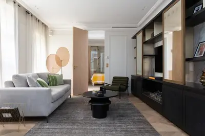 Coin salon dans l'établissement HIGHSTAY - Luxury Serviced Apartments - Tuileries Garden