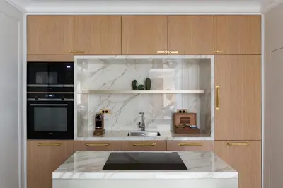 Cuisine ou kitchenette dans l'établissement HIGHSTAY - Luxury Serviced Apartments - Tuileries Garden