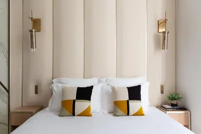 Un ou plusieurs lits dans un hébergement de l'établissement HIGHSTAY - Luxury Serviced Apartments - Tuileries Garden