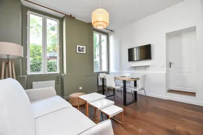 Télévision ou salle de divertissement dans l'établissement Cosy apartment - 1BR-4P - Place de la Bastille