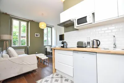 Cuisine ou kitchenette dans l'établissement Cosy apartment - 1BR-4P - Place de la Bastille