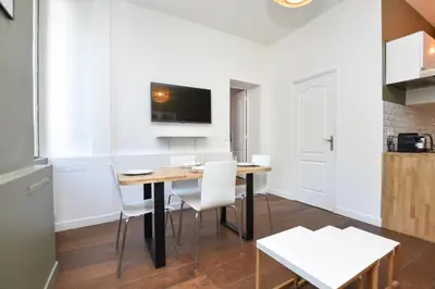 Cuisine ou kitchenette dans l'établissement Cosy apartment - 1BR-4P - Place de la Bastille