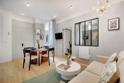 Télévision ou salle de divertissement dans l'établissement Bastille - Cosy design 1BR / 4P apartment