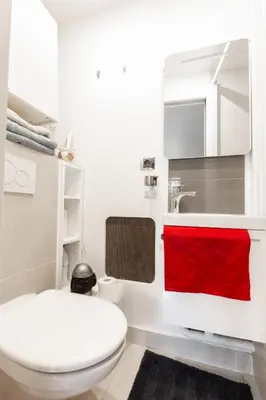 Salle de bains dans l'établissement Studio a Paris et désinfection rigoureux du logis