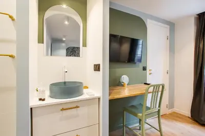 Télévision ou salle de divertissement dans l'établissement Charming apartment - 1BR-4P - Le Marais