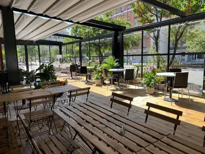 Restaurant ou autre lieu de restauration dans l'établissement Auberge de Jeunesse HI Paris Yves Robert