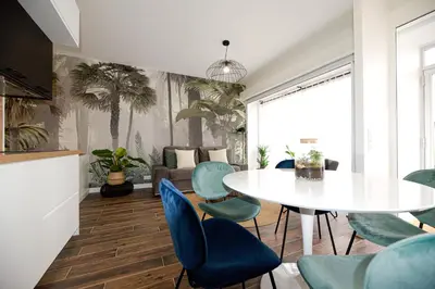 Coin salon dans l'établissement Luxury home near Tour Eiffel