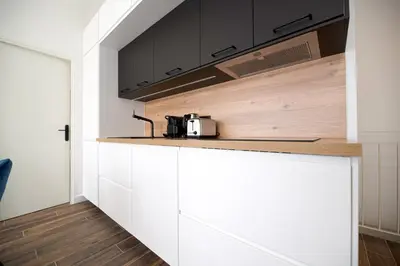 Cuisine ou kitchenette dans l'établissement Luxury home near Tour Eiffel