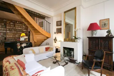 Coin salon dans l'établissement Duplex St-Michel - Quartier latin