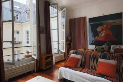 Coin salon dans l'établissement Duplex St-Michel - Quartier latin