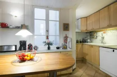 Cuisine ou kitchenette dans l'établissement Duplex St-Michel - Quartier latin
