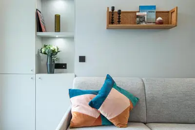 Coin salon dans l'établissement NEW - Superbe 1 Bdr Appt - Design 60'S - Paris 15e