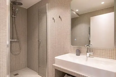 Salle de bains dans l'établissement NEW - Villa Urbaine au Coeur de Paris - 6 pers