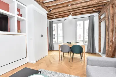 Coin salon dans l'établissement Authentic apartment 1BR-4P République - Le Marais