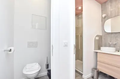 Salle de bains dans l'établissement Authentic apartment 1BR-4P République - Le Marais