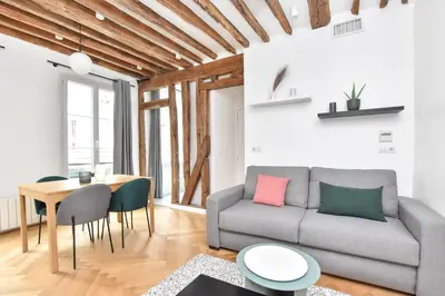 Coin salon dans l'établissement Authentic apartment 1BR-4P République - Le Marais