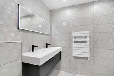 Salle de bains dans l'établissement TROCADERO/ EIFFEL TOWER - 3 Bedrooms- All New!