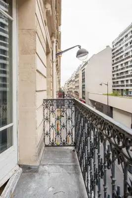 Balcon ou terrasse dans l'établissement 2 BR Appartement Near Tour Eiffel & Trocadéro