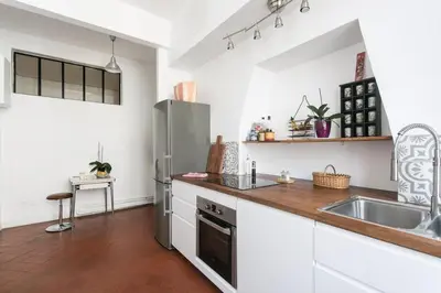 Cuisine ou kitchenette dans l'établissement Paris-sur-seine-chez-caroline