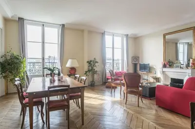 Coin salon dans l'établissement Paris-sur-seine-chez-caroline