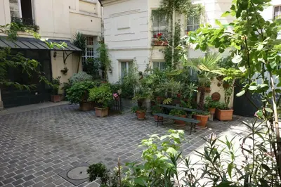 Jardin de l'établissement Paris-sur-seine-chez-caroline