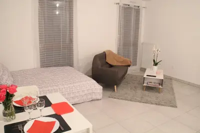 Un ou plusieurs lits dans un hébergement de l'établissement Appartement tout équipé, cosy (1 station de Paris)